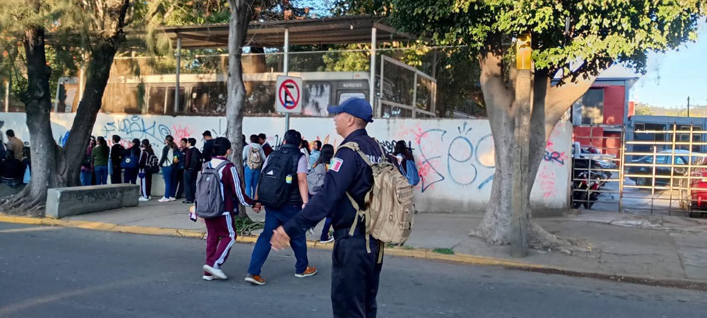 Acuerdo con habitantes de las colonias Morelos y José Vasconcelos respecto al tianguis de los viernes.