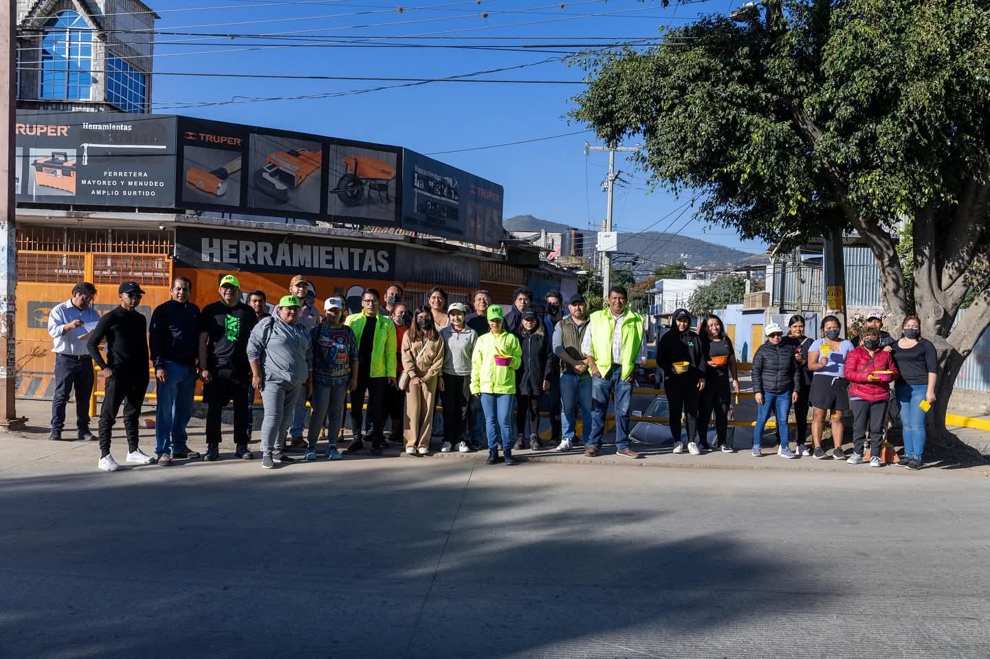 Vecinas y vecinos de San Martín Mexicápam se suman al Tequio Vecinal para fortalecer su entorno