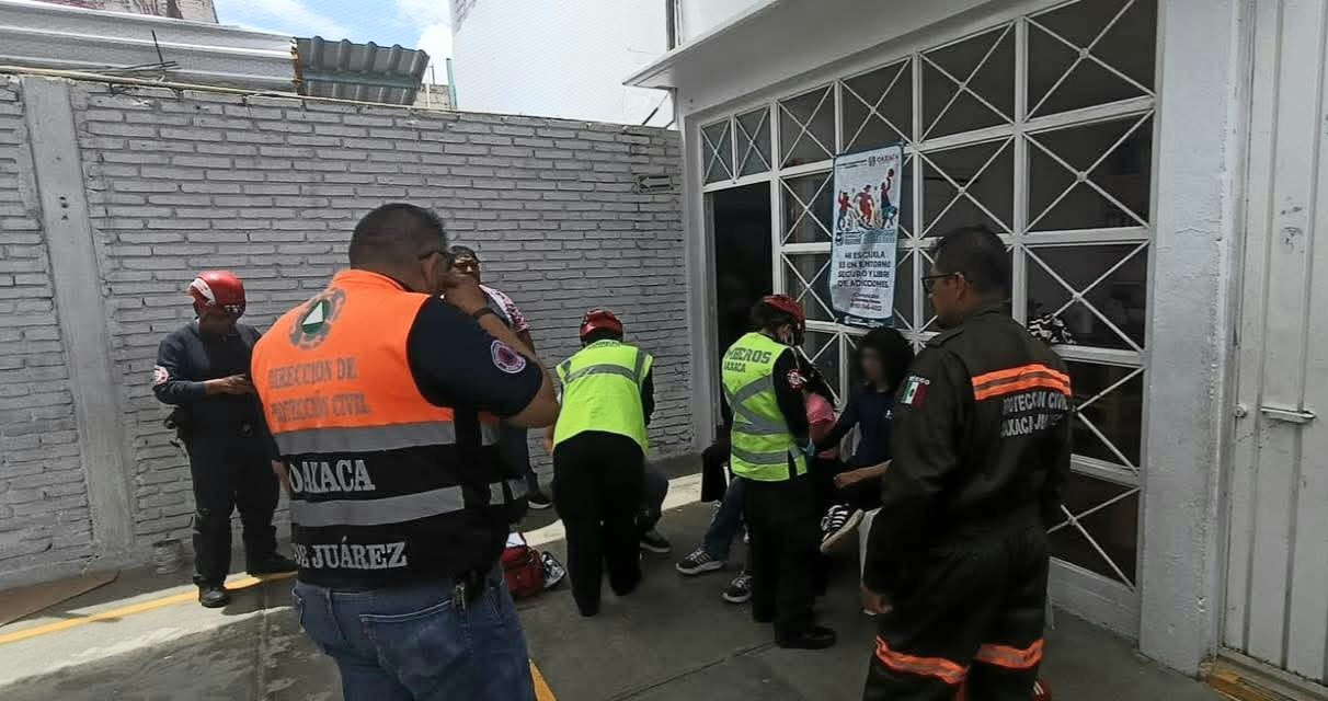 Protección Civil y Bomberos atienden incidente en escuela; sin riesgos mayores para estudiantes