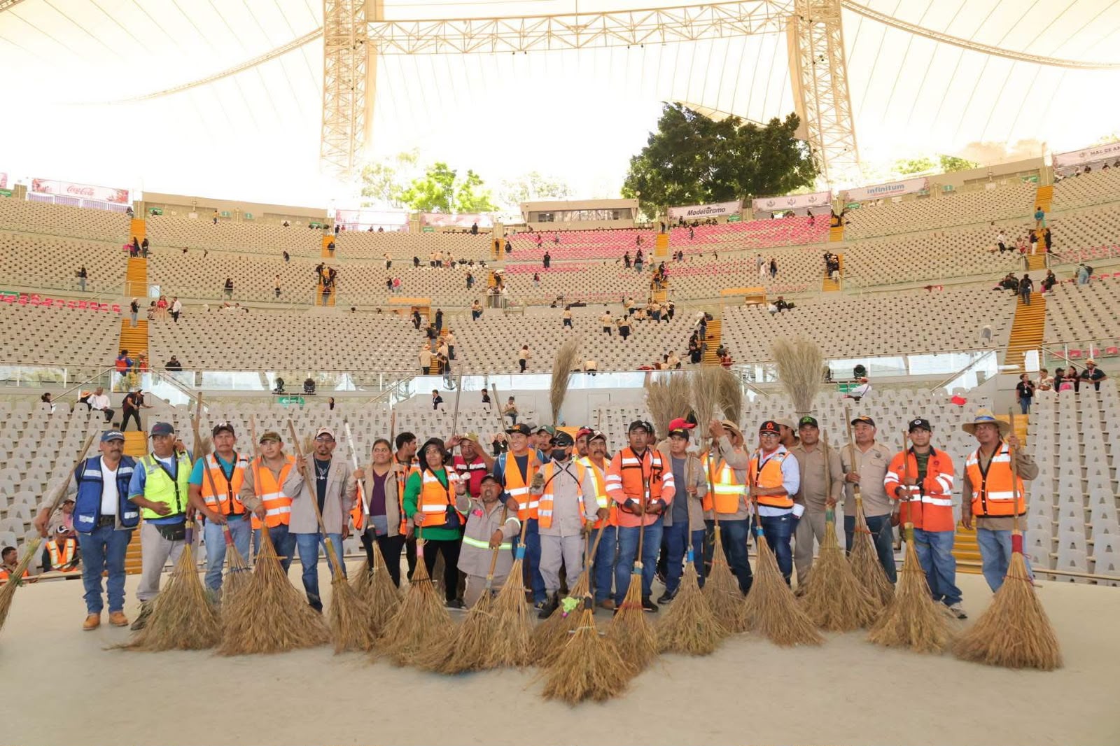 Con labores de limpieza preparan el Auditorio Guelaguetza para la edición vespertina