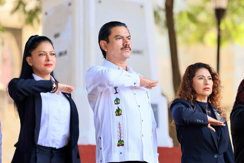 Ray Chagoya, presidente de Oaxaca de Juárez preside actividades cívicas por el Grito de Independencia