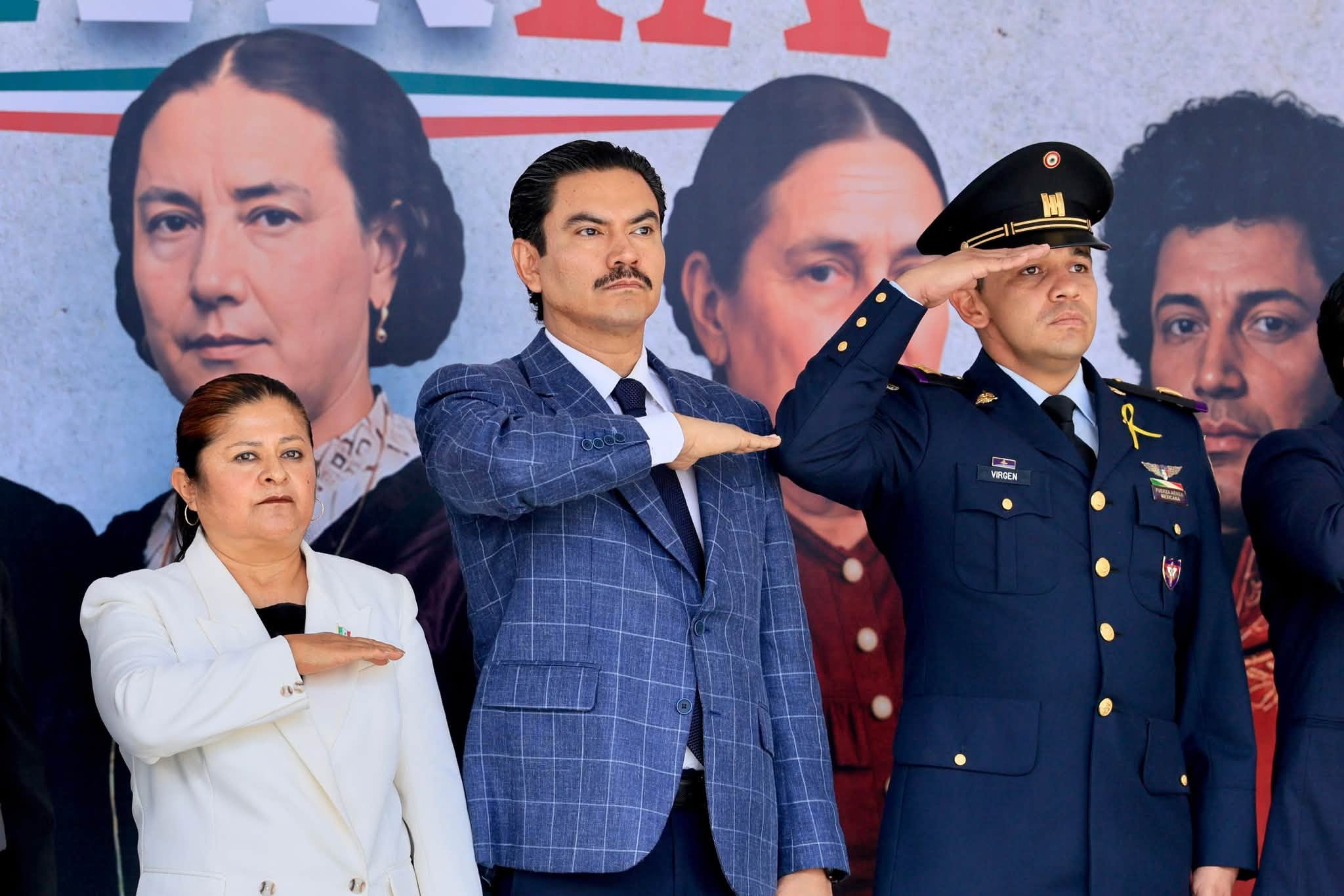 Encabeza Ray Chagoya ceremonia de Izamiento de Bandera