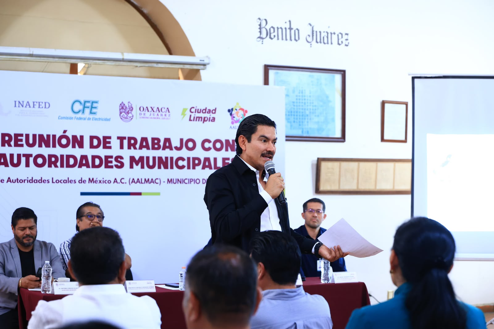 Ray Chagoya encabeza reunión de AALMAC con CFE para fortalecer gestiones de alumbrado público