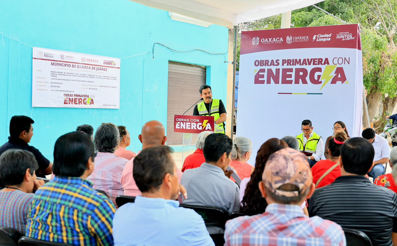 Inaugura Ray Chagoya rehabilitación de la calle Bernardo Balbuena en San Martín Mexicapam.