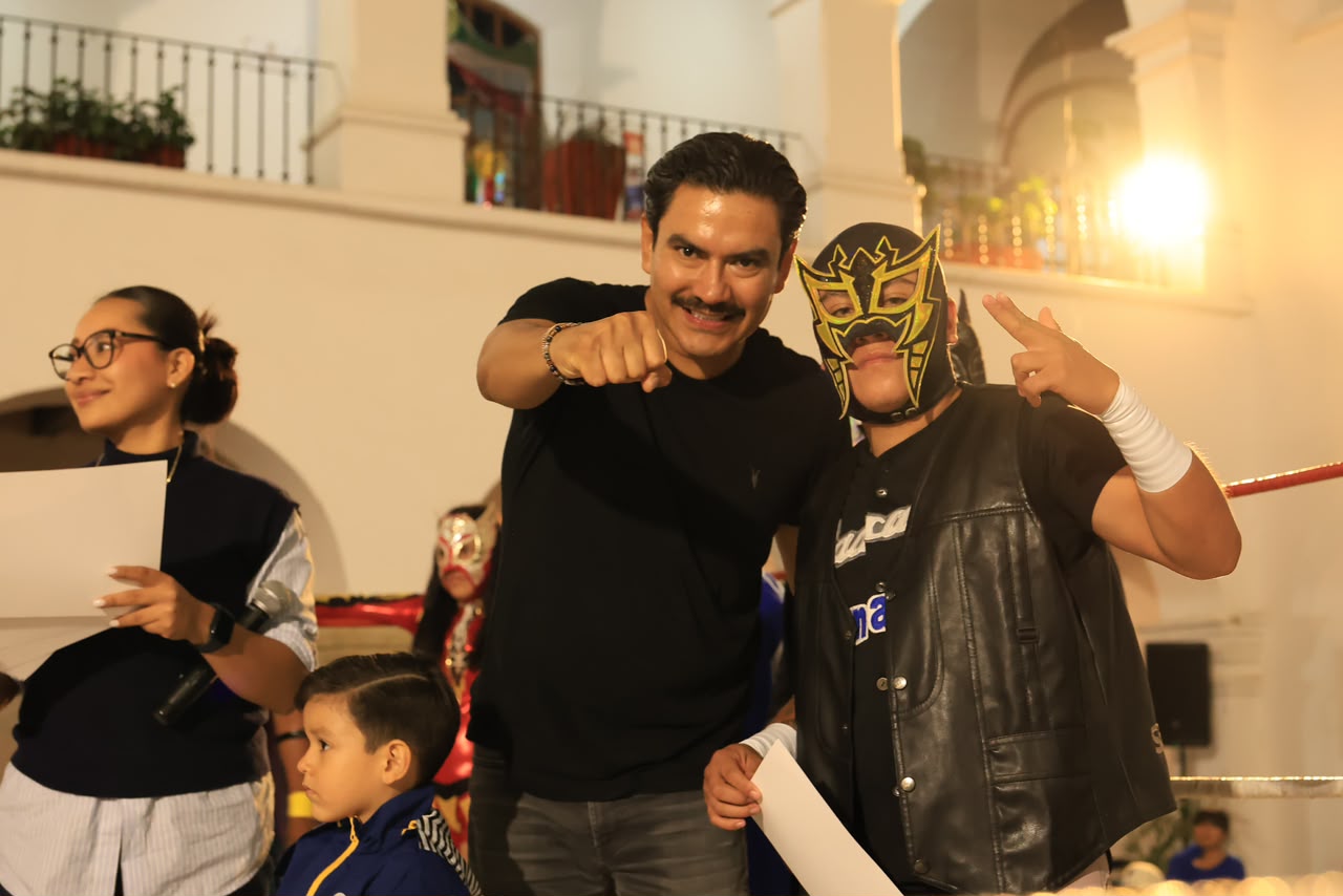 Oaxaca de Juárez celebra el Día Nacional de la Lucha Libre con función en el Palacio Municipal