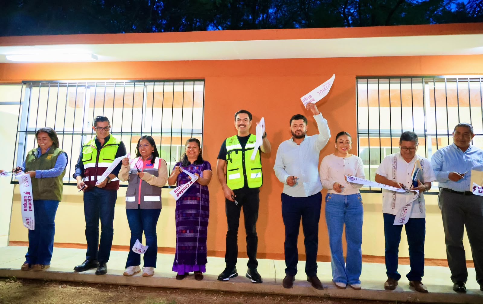 Ray Chagoya fortalece infraestructura educativa en San Martín Mexicapam
