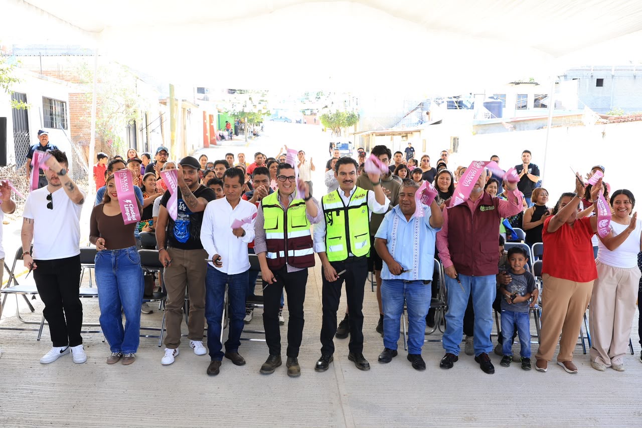Ray Chagoya entrega una obra más en Pueblo Nuevo gracias al Banco de Materiales y al tequio comunitario