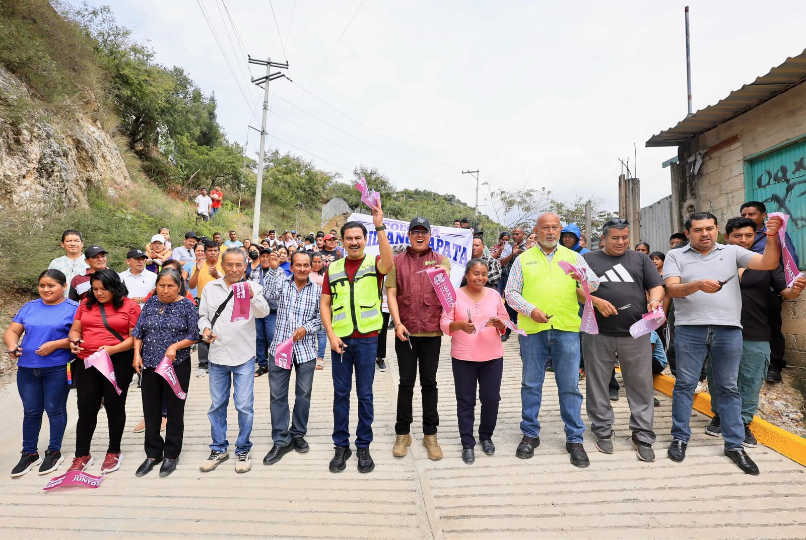 Banco de Materiales y trabajo vecinal hacen realidad nueva calle pavimentada en Santa Rosa Panzacola