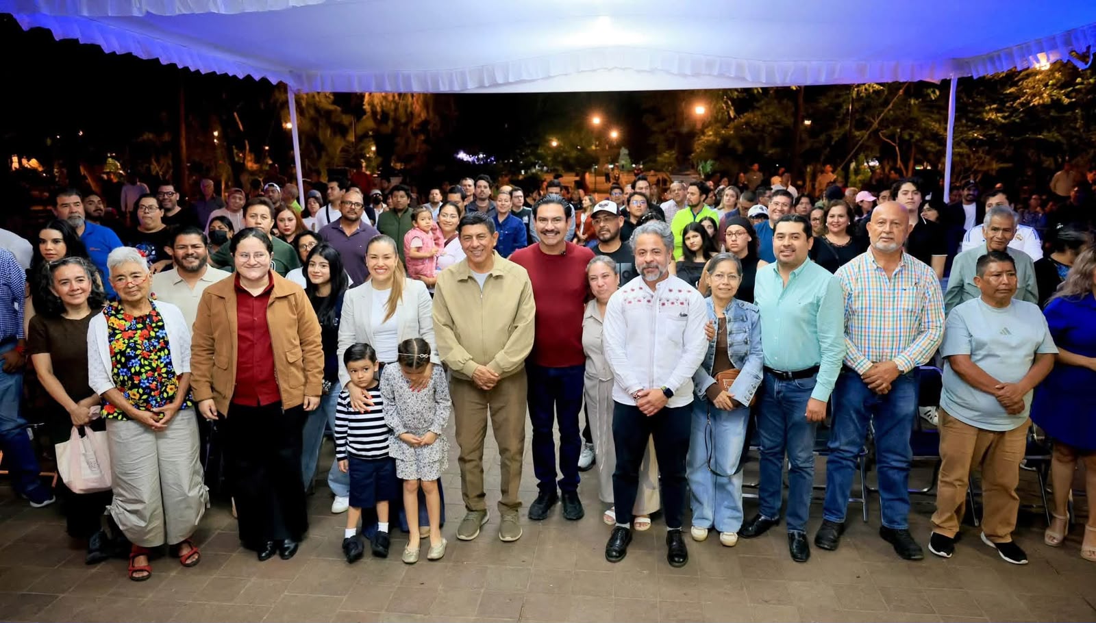 Después de 17 años, las fuentes danzantes de El Llano vuelven a llenarse de vida