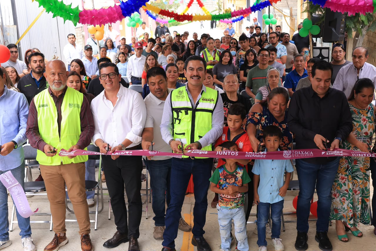 En Donají, Ray Chagoya inaugura calle rehabilitada con el programa Banco de Materiales
