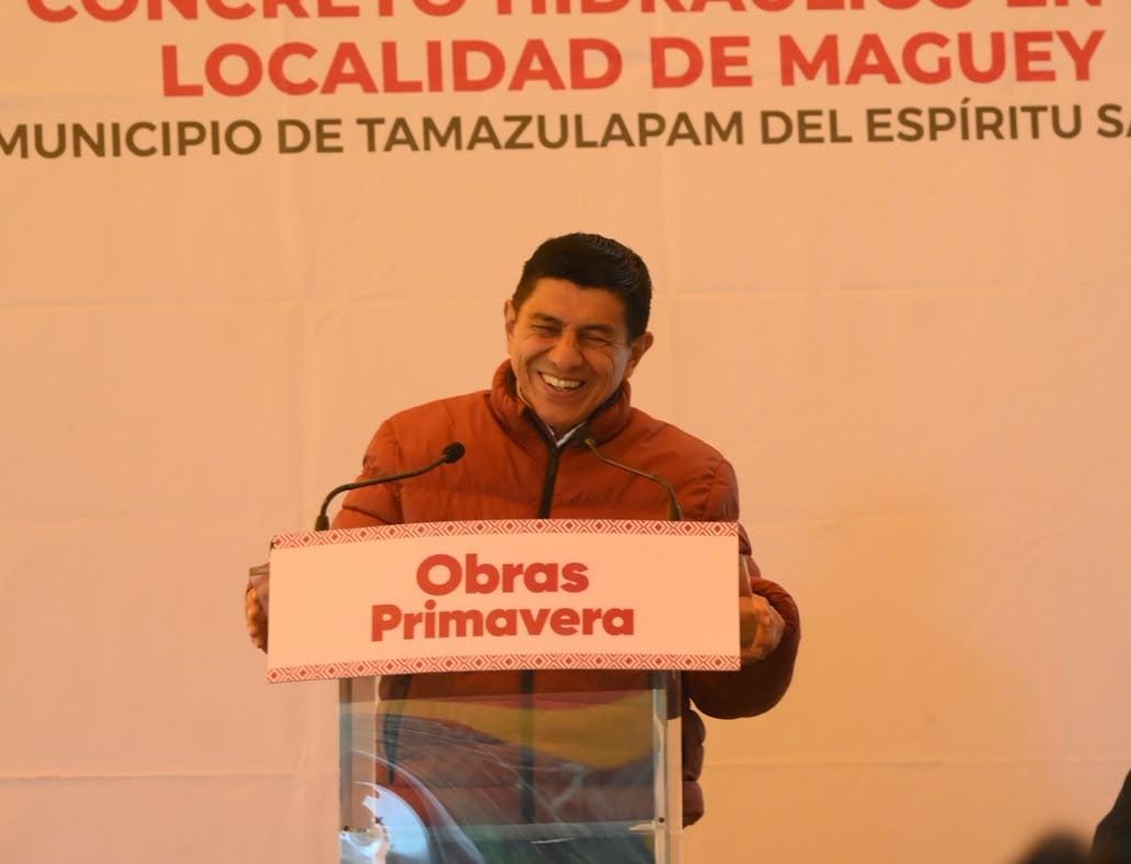 Impulsa Salomón Jara conectividad de la Sierra de Juárez con inauguración de dos caminos